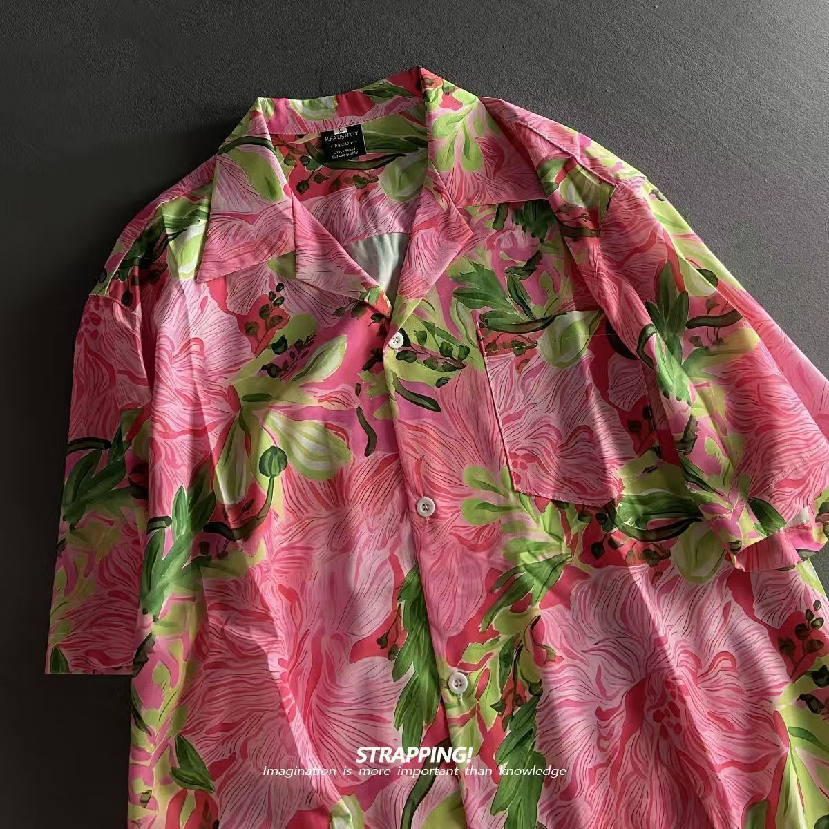 Beach Shirt Hawaiian - Roze Graffiti Bloemen Cubaanse Kraag Hawaiiaanse